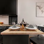 Comfortable Apartment With Parking Near Progresja Music Club *